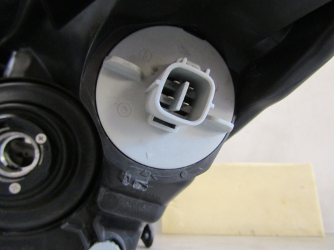 Lampa przód Toyota Aygo 2 II ZWYKŁA SOCZEWKA + LED 14-18 RH KOITO 0H-17