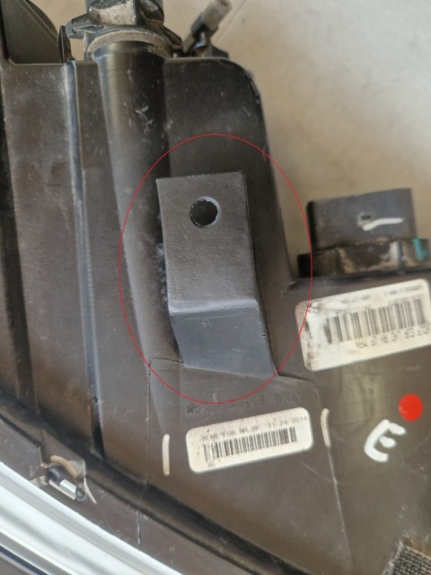 LAMPA PRZÓD TESLA S KSENON NIESKRĘTNY 12-16 PRAWA RH 6005911-00-C