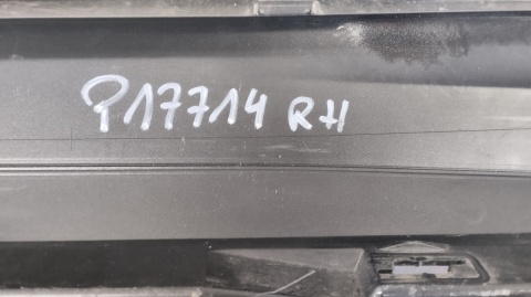 Listwa progowa prawa Audi A6 C8 4K0 S Line 18- sedan kombi