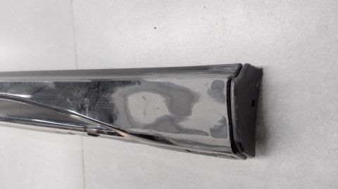 Listwa progowa prawa VW Golf 8 5H0 R HB 19-