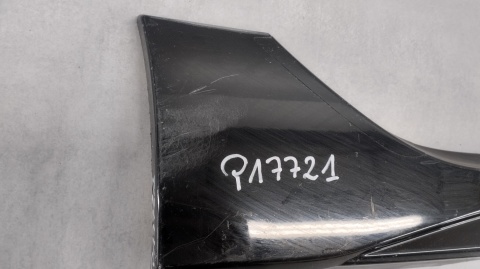 Listwa progowa prawa VW Golf 8 5H0 R HB 19-