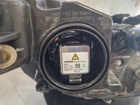 LAMPA PRZÓD TESLA S KSENON NIESKRĘTNY 12-16 LEWA LH 6005910-00C