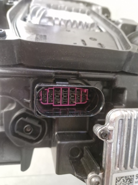 LAMPA PRZÓD PORSCHE CAYENNE III LIFT MATRIX LASER 23- PRAWA RH