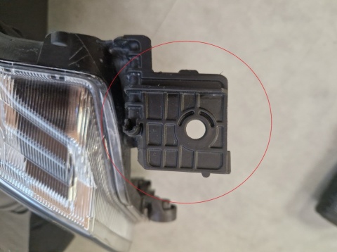 LAMPA PRZÓD SUZUKI IGNIS III LED 16- LEWA LH 100-5939D