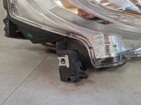 LAMPA PRZÓD SUZUKI IGNIS III LED 16- LEWA LH 100-5939D