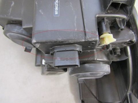 Lampa przód Ford Transit Courier ZWYKŁA 14- LH JT76 13W030 CD