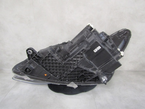 LAMPA PRZÓD MERCEDES V KLASA W447 LIFT 14-19 ZWYKŁA RH PRAWA A4479067800