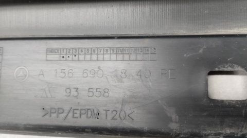 Listwa progowa prawa Mercedes GLA 156 osłona progu + ślizgi