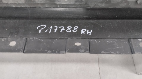 Listwa progowa prawa BMW X3 F25 X4 F26 M Pakiet 10-17