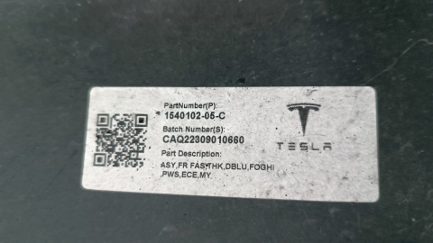 Zderzak przód przedni Tesla Model Y 20- / kompletny