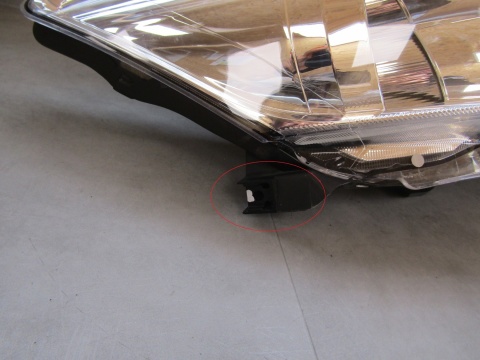 LAMPA PRZÓD TOYOTA AURIS I LIFT ZWYKŁA SOCZEWKA RH PRAWA 09-12 81110-02A40