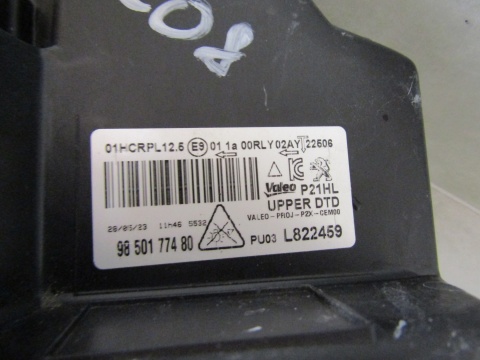 Lampa przód Peugeot 208 II 2008 II FULL LED 19-23 RH 9850177480