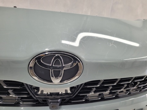 Zderzak przód przedni Toyota Yaris Cross Adventure 21-