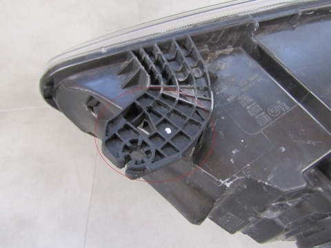 LAMPA PRZÓD FORD TRANSIT CUSTOM LIFT ZWYKŁA SOCZEWKA Z LED 17-23 RH