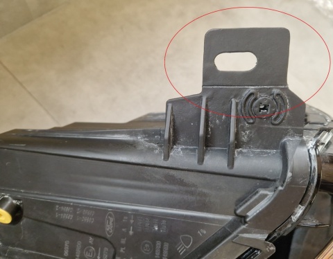 FORD TRANSIT COURIER III MK3 LAMPA PRZEDNIA PRAWA 24- R2X613W029AF