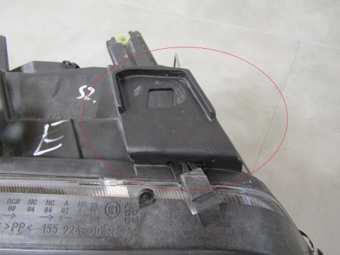 LAMPA PRZÓD AUDI A6 C5 RH PRAWA ZWYKŁA SOCZEWKA 01-05