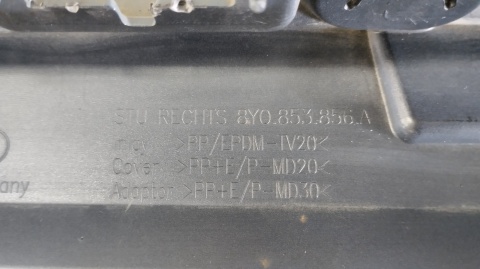 Listwa progowa prawa Audi A3 RS3 8Y 8Y0 20-