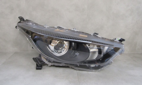 LAMPA PRZÓD TOYOTA YARIS 4 IV ZWYKŁA SOCZEWKA 20- / MAZDA 2 22- RH