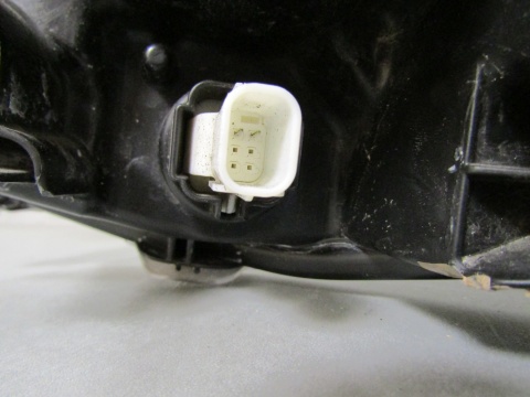 LAMPA PRZÓD TOYOTA YARIS 4 IV ZWYKŁA SOCZEWKA 20- / MAZDA 2 22- RH