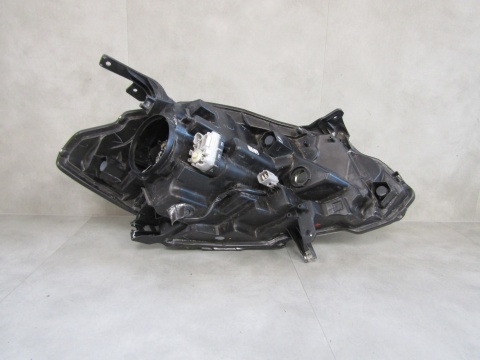 LAMPA PRZÓD SUZUKI SX4 S CROSS KSENON NIESKRĘTNY 13-16 LH 100-17735