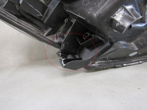 LAMPA PRZÓD SUZUKI SX4 S CROSS KSENON NIESKRĘTNY 13-16 LH 100-17735