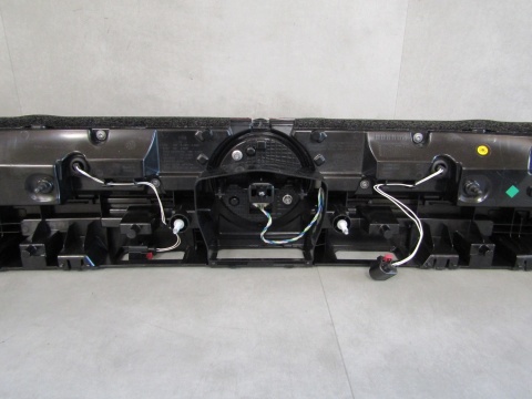 LAMPA TYLNA KLAPY BAGAŻNIKA BLENDA VW TOUAREG III LIFT 760945307E 23-