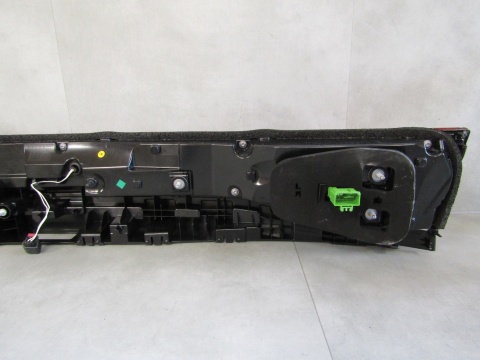 LAMPA TYLNA KLAPY BAGAŻNIKA BLENDA VW TOUAREG III LIFT 760945307E 23-