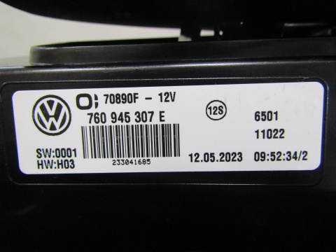LAMPA TYLNA KLAPY BAGAŻNIKA BLENDA VW TOUAREG III LIFT 760945307E 23-