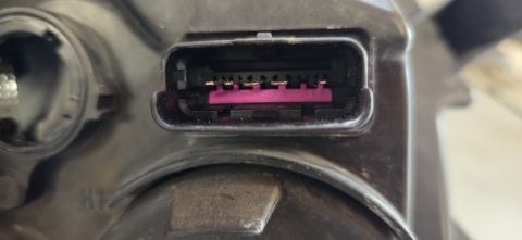 LAMPA PRZÓD DACIA DUSTER I ZWYKŁA LEWA LH 10-13 260609877R