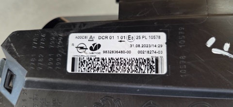 LAMPA PRZÓD OPEL VIVARO C ZAFIRA D KSENON PRAWA RH 19-23 9832836480-00