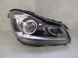 LAMPA PRZÓD MERCEDES W204 LIFT KSENON SKRĘTNY ILS CZARNA AMG RH PRAWA 11-14 A2048208439