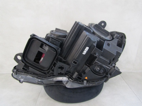 LAMPA PRZÓD MERCEDES W204 LIFT KSENON SKRĘTNY ILS CZARNA AMG RH PRAWA 11-14 A2048208439