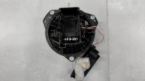 Znaczek Emblemat KLAMKA klapy tylnej tył VW GOLF 7 VII 5G 12- na kamerę