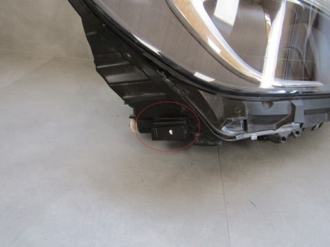 LAMPA PRZÓD MERCEDES A KLASA W176 KSENON NIESKRĘTNY 12-15 LH A1768201261KZ