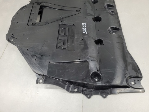 Osłona silnika pod silnik dolna Toyota Yaris GR 4 IV 20-24