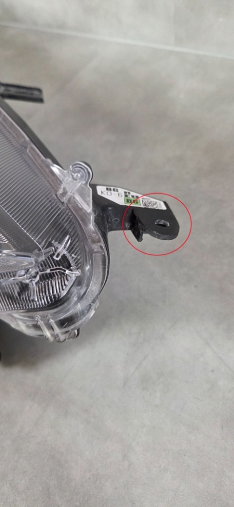 LAMPA PRZÓD TOYOTA YARIS IV ZWYKŁA SOCZEWKA 20- RH PRAWA BGK0-6EU
