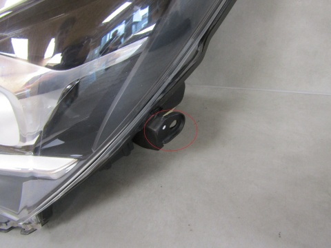 LAMPA PRZÓD TOYOTA YARIS 3 III LIFT ZWYKŁA SOCZEWKA 14-17 LH