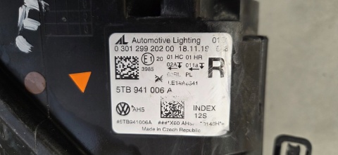 LAMPA PRZÓD VOLKSWAGEN TOURAN III 3 ZWYKŁA 15- PRAWA RH 5TB941006A