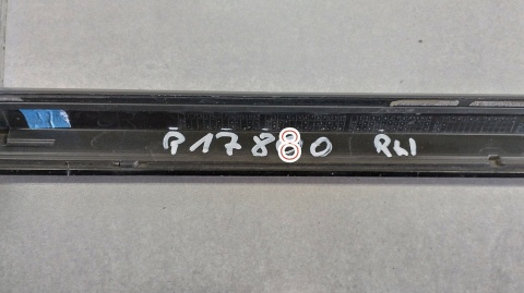 Listwa progowa prawa Audi A4 B9 8W0 S-Line 19- LIFT sedan kombi