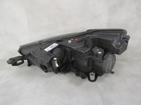 LAMPA PRZÓD SKODA SCALA LED 19-23 RH PRAWA 657941016