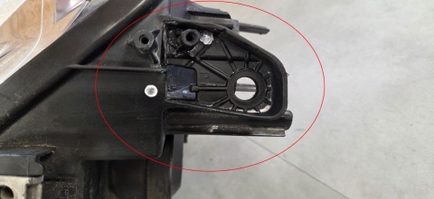 LAMPA PRZÓD OPEL COMBO E IV ZWYKŁA PRAWA RH 18-23 9816825480