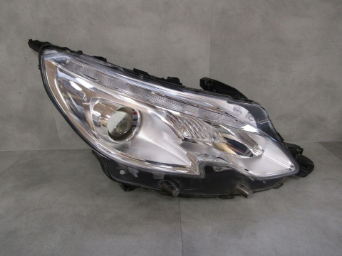 LAMPA PRZÓD PEUGEOT 2008 I ZWYKŁA SOCZEWKA RH PRAWA 9815403080 13-16