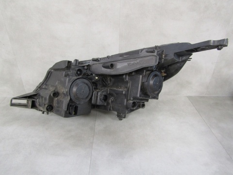 LAMPA PRZÓD PEUGEOT 2008 I ZWYKŁA SOCZEWKA RH PRAWA 9815403080 13-16