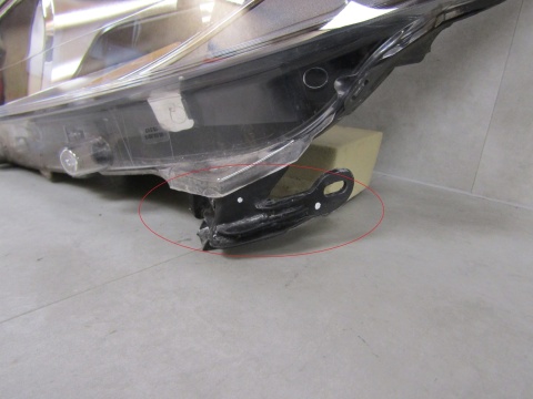 LAMPA PRZÓD PEUGEOT 208 I LIFT ZWYKŁA SOCZEWKA + LED 15-19 LH 9822690480