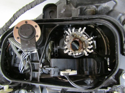 LAMPA PRZÓD VOLVO XC60 I KSENON SKRĘTNY RH PRAWY 08-13 30763136