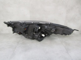 LAMPA PRZÓD TOYOTA YARIS IV GR SPORT LED 20- RH PRAWA KOITO 52-333