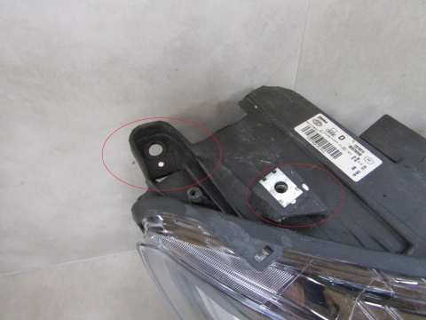 LAMPA PRZÓD TOYOTA PROACE CITY ZWYKŁA RH PRAWA19- 9835780580