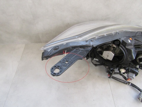 LAMPA PRZÓD SUBARU IMPREZA XV KSENON 11-17 LH LEWA
