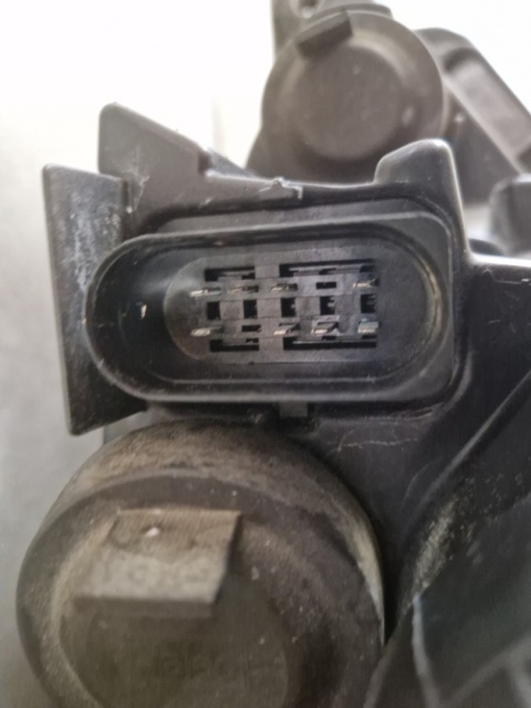 LAMPA PRZÓD VOLKSWAGEN PASSAT B8 ZWYKŁA LEWA LH 14-19 3G1941005B