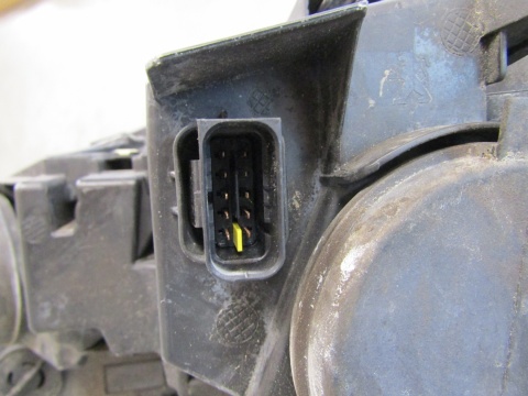 LAMPA PRZÓD PEUGEOT PARTNER 4 IV RIFTER ZWYKŁA Z LED 18-23 RH PRAWA 9816827180
